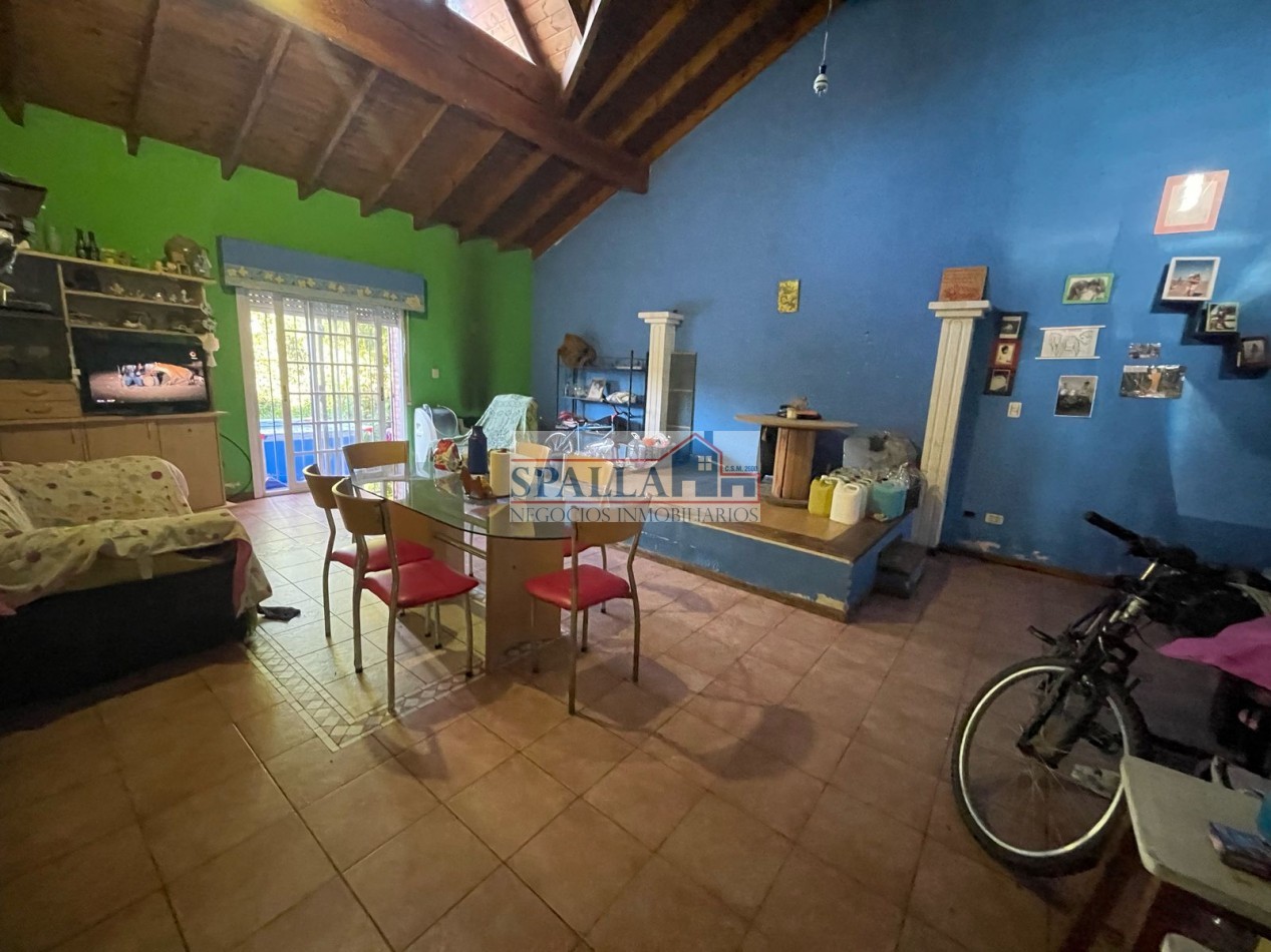 CASA EN VENTA - 4 AMBIENTES - PILAR CENTRO 