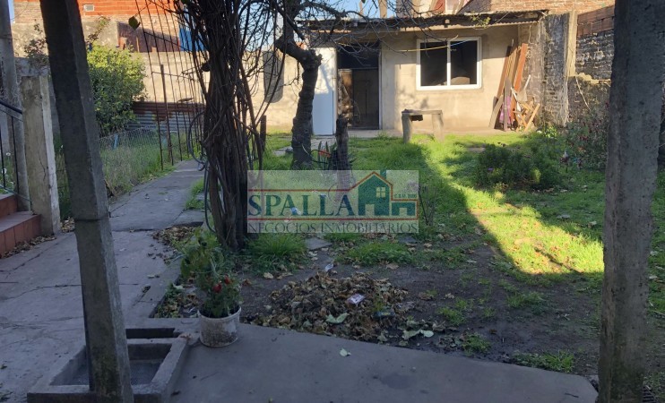 CASA CON LOCAL EN VENTA A 600 MTS DE RUTA 197 - Jose C. Paz