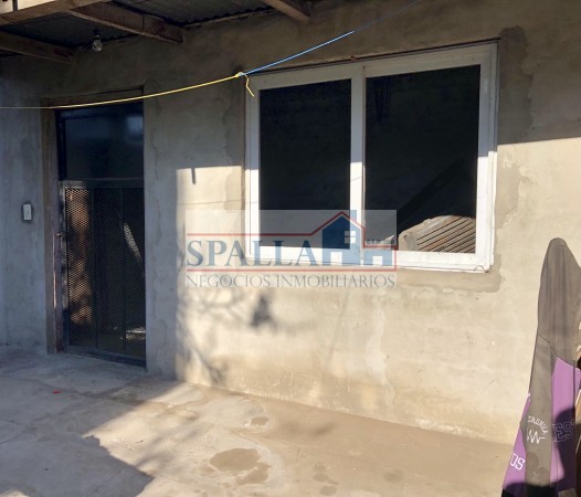 CASA CON LOCAL EN VENTA A 600 MTS DE RUTA 197 - Jose C. Paz