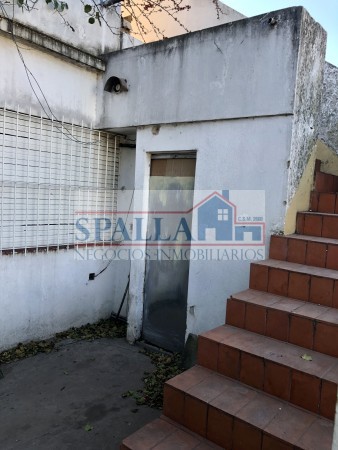 CASA CON LOCAL EN VENTA A 600 MTS DE RUTA 197 - Jose C. Paz