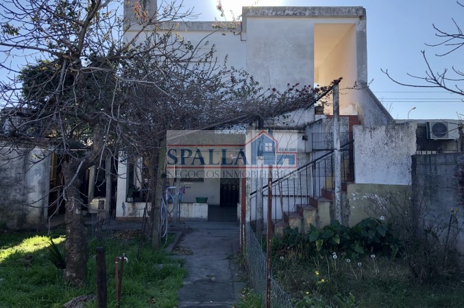 CASA CON LOCAL EN VENTA A 600 MTS DE RUTA 197 - Jose C. Paz