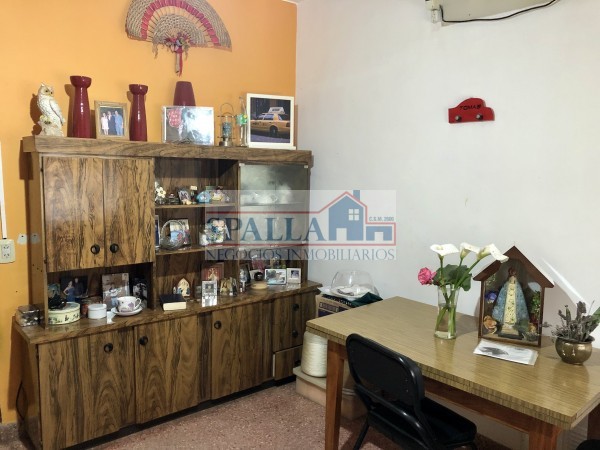 CASA CON LOCAL EN VENTA A 600 MTS DE RUTA 197 - Jose C. Paz