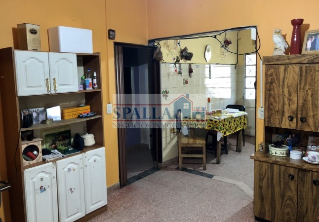 CASA CON LOCAL EN VENTA A 600 MTS DE RUTA 197 - Jose C. Paz