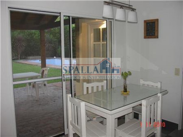 INCREÍBLE CASA EN BARRIO BERMUDAS!!!