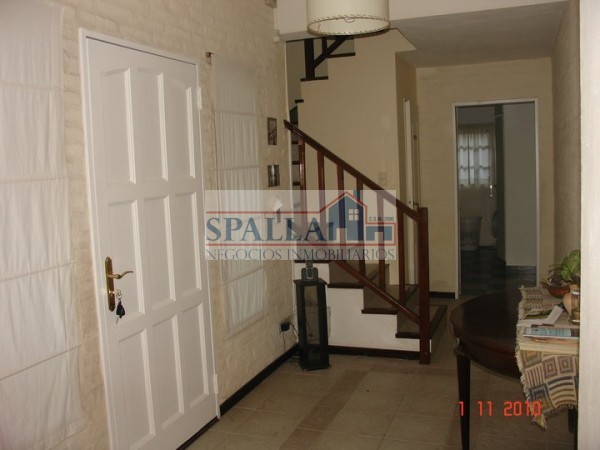 INCREÍBLE CASA EN BARRIO BERMUDAS!!!