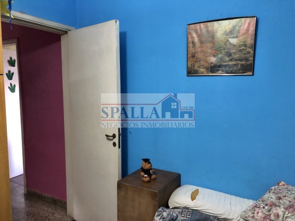 MAGNIFICA CASA EN VENTA 6 AMBIENTES - A MTS DE CENTRO COMERCIAL EN LOS POLVORINES - Malvinas Argentinas