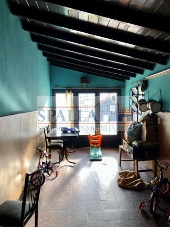 MAGNIFICA CASA EN VENTA 6 AMBIENTES - A MTS DE CENTRO COMERCIAL EN LOS POLVORINES - Malvinas Argentinas