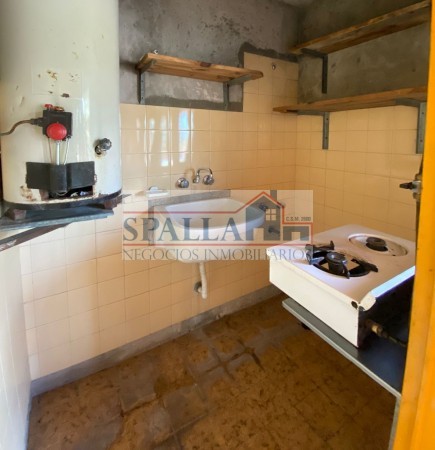 HERMOSA CASA EN VENTA 5 AMBIENTES CON LOCAL - Jose C. Paz