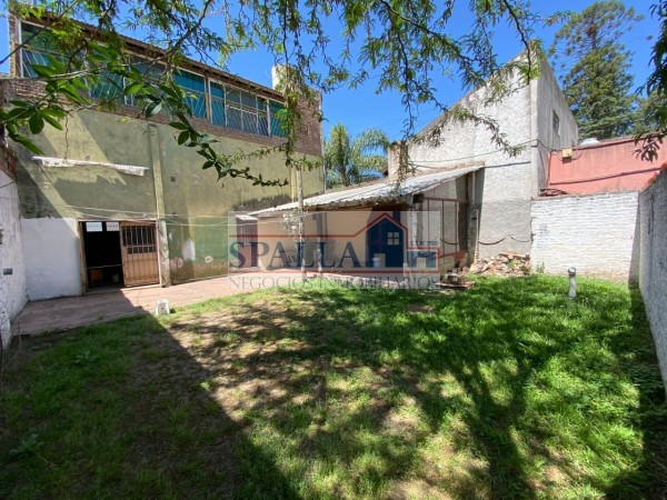 HERMOSA CASA EN VENTA 5 AMBIENTES CON LOCAL - Jose C. Paz