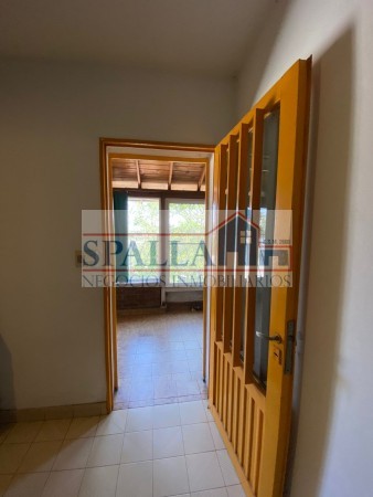 HERMOSA CASA EN VENTA 5 AMBIENTES CON LOCAL - Jose C. Paz