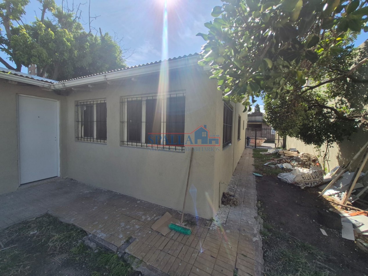 VENTA CASA 4 AMBIENTES PILAR CENTRO SIN EXPENSAS 
