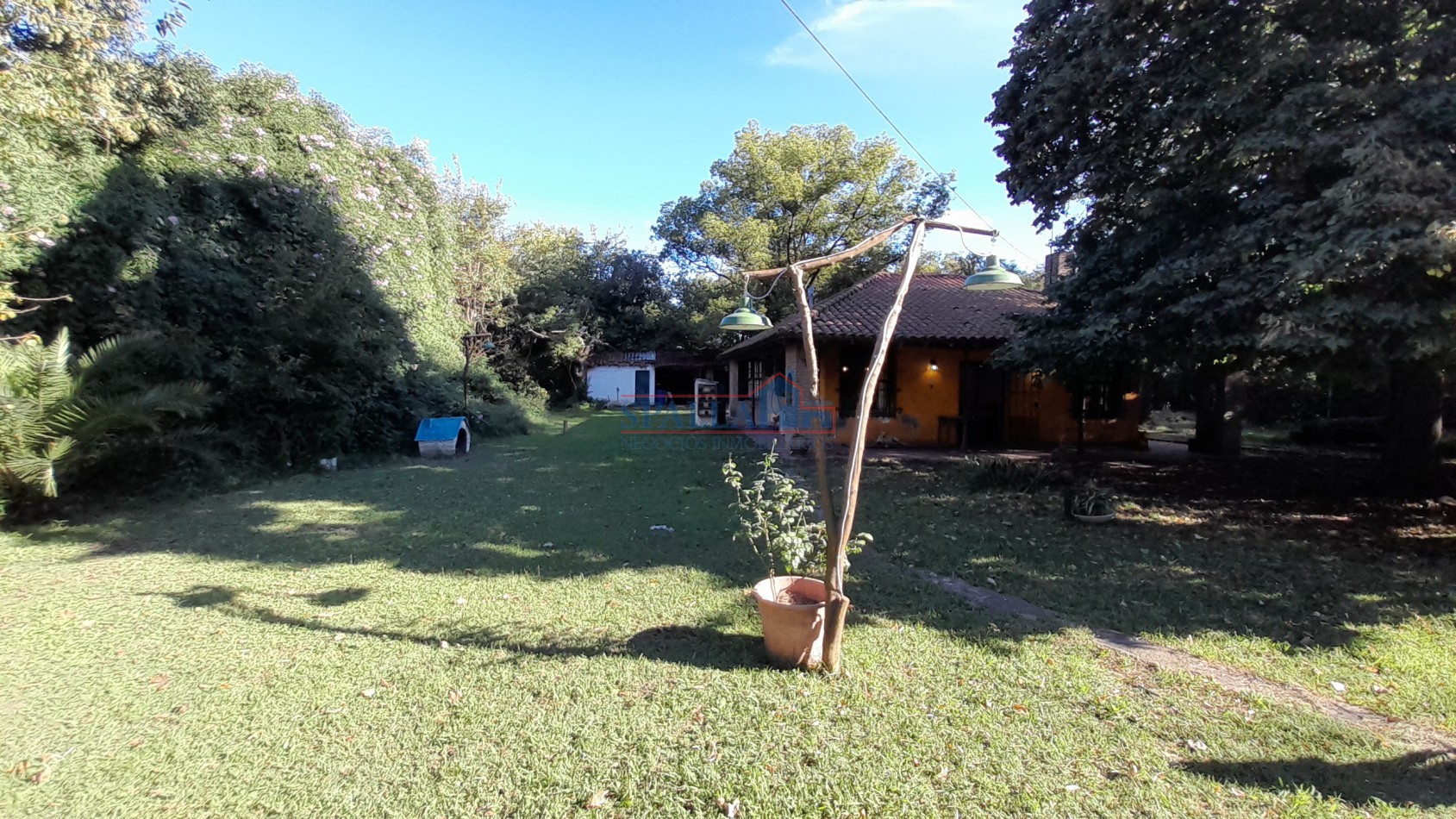 VENTA CASA QUINTA 4 AMBIENTES APTA CREDITO EN PRESIDENTE DERQUI PILAR, CON PILETA