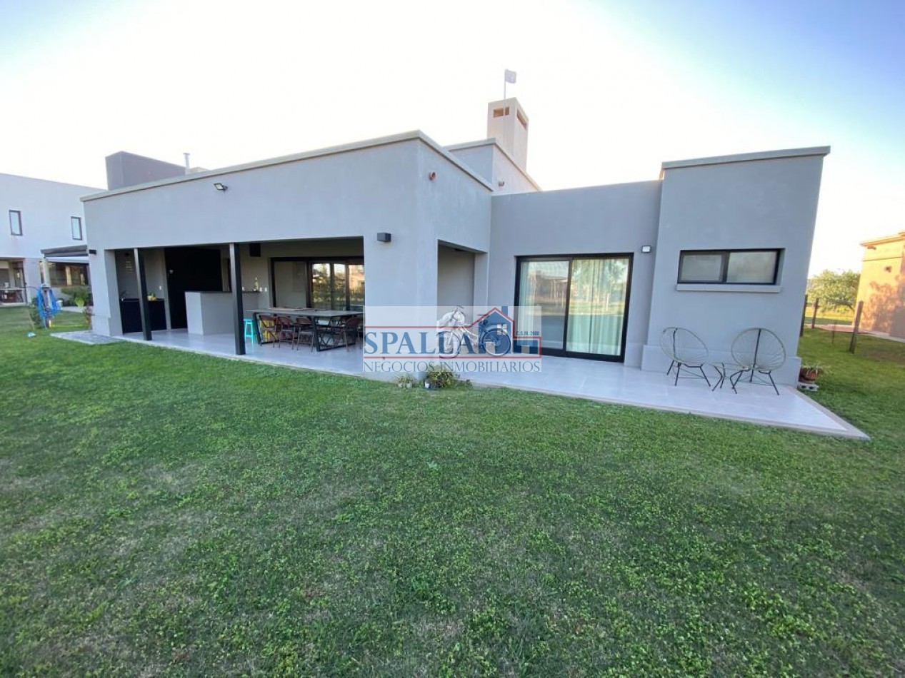 VENTA CASA 5 AMBIENTES BARRIO SAN MATIAS AREA 5 ESCOBAR