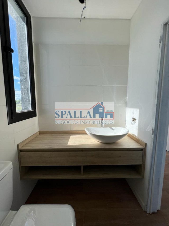 CASA EN VENTA SAN SEBASTIAN A ESTRENAR AREA 1 CON RENTA