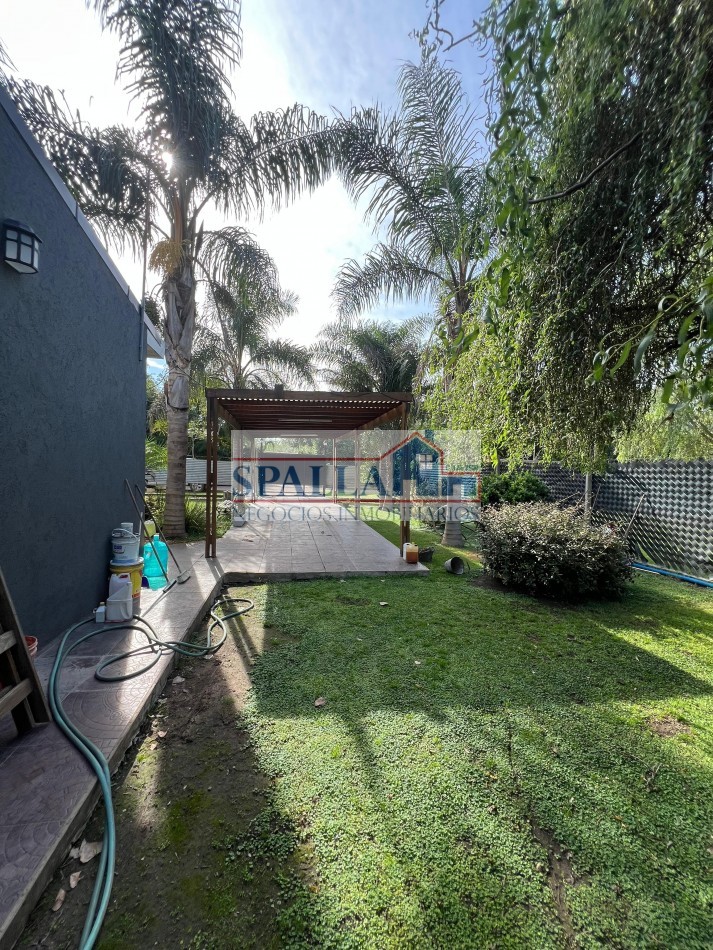 CASA EN VENTA EN JOSE C PAZ, 4 AMBIENTES CON PILETA