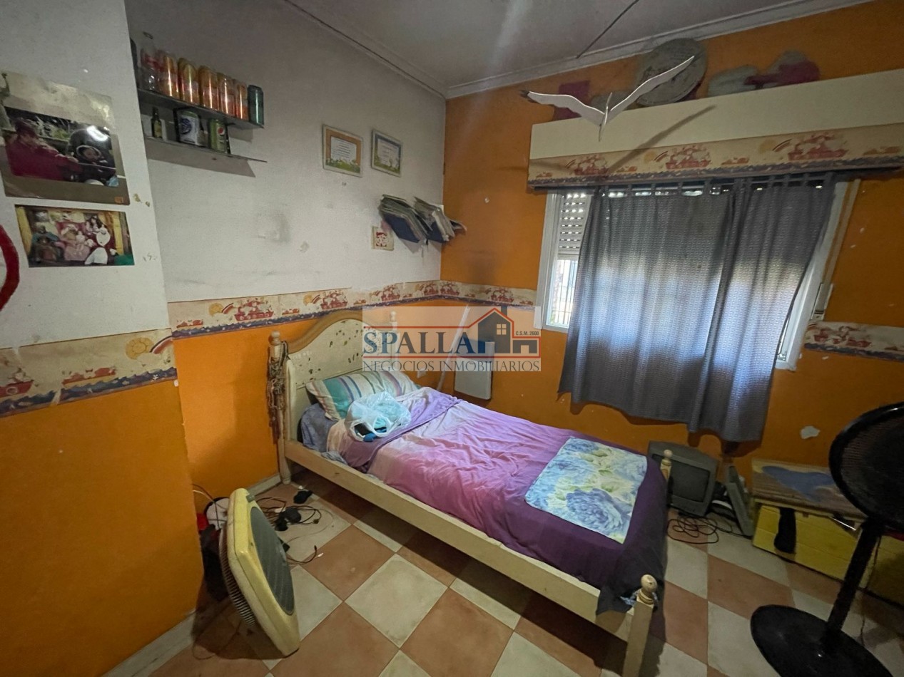 CASA EN VENTA - 4 AMBIENTES - PILAR CENTRO 