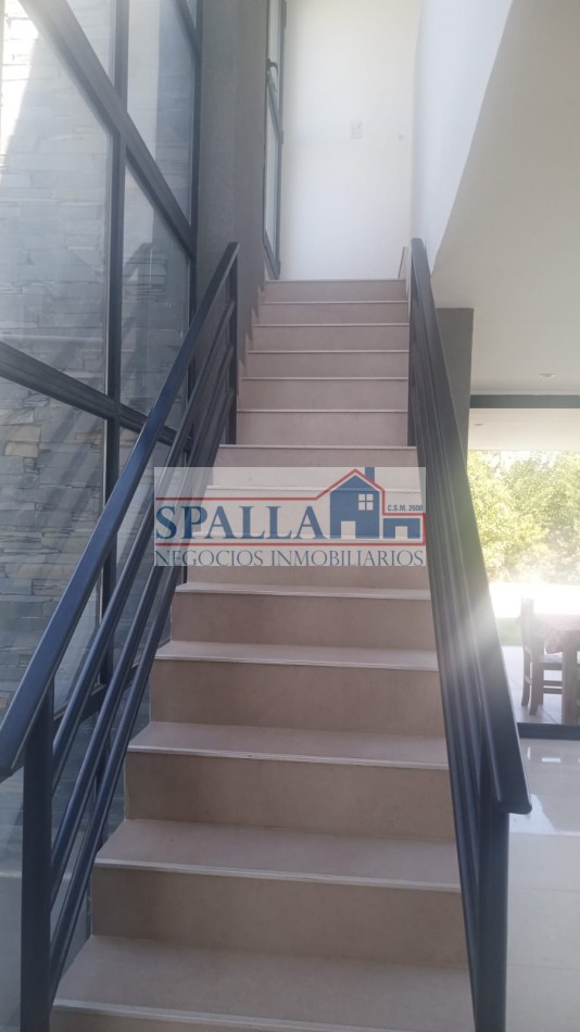 VENTA CASA 4 AMBIENTES EN BARRIO CERRADO LAGOON PILAR