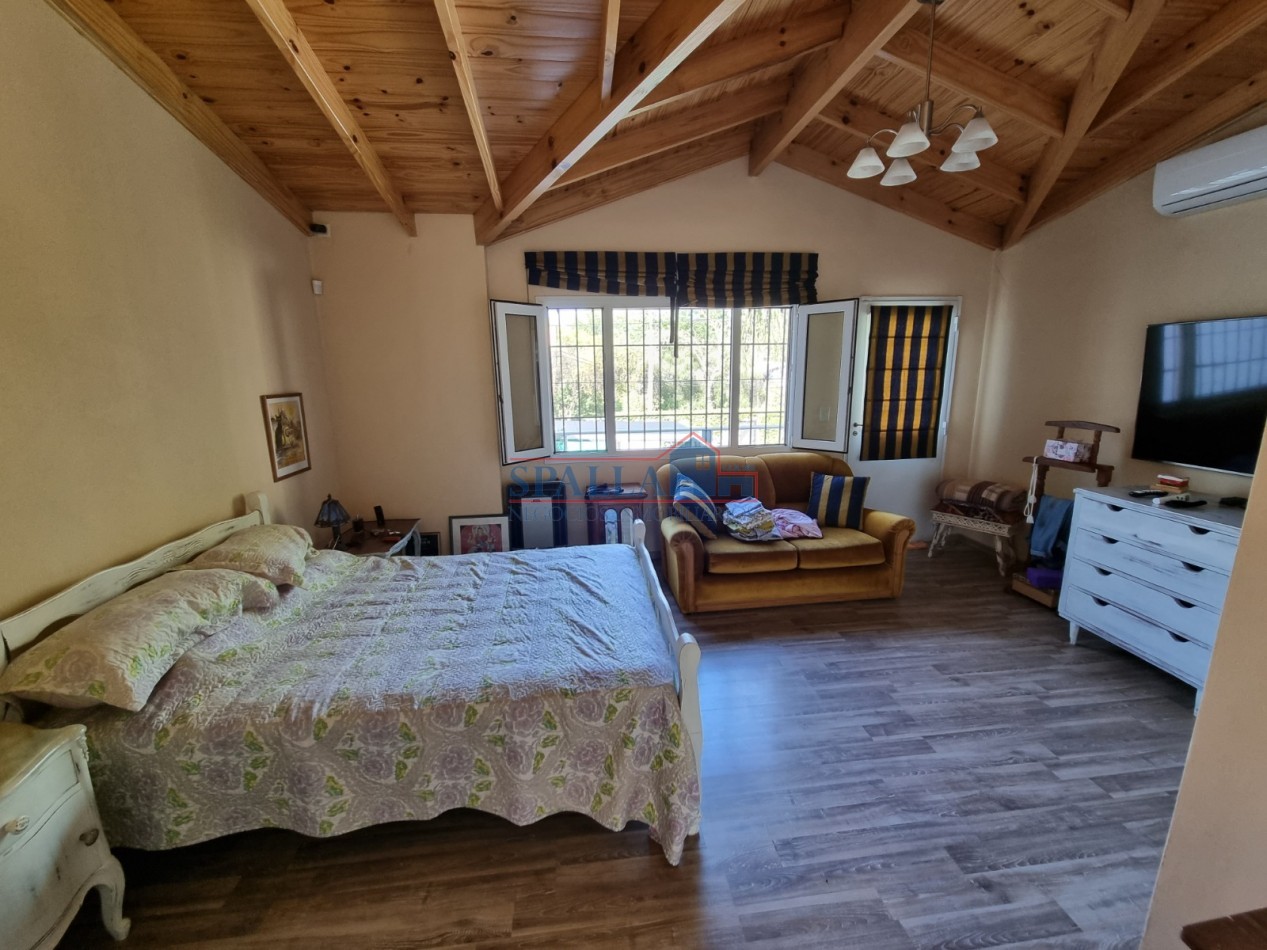 Casa 4 Ambientes con Piscina, 3 Suites y Garage Excelente Ubicacion en Pilar