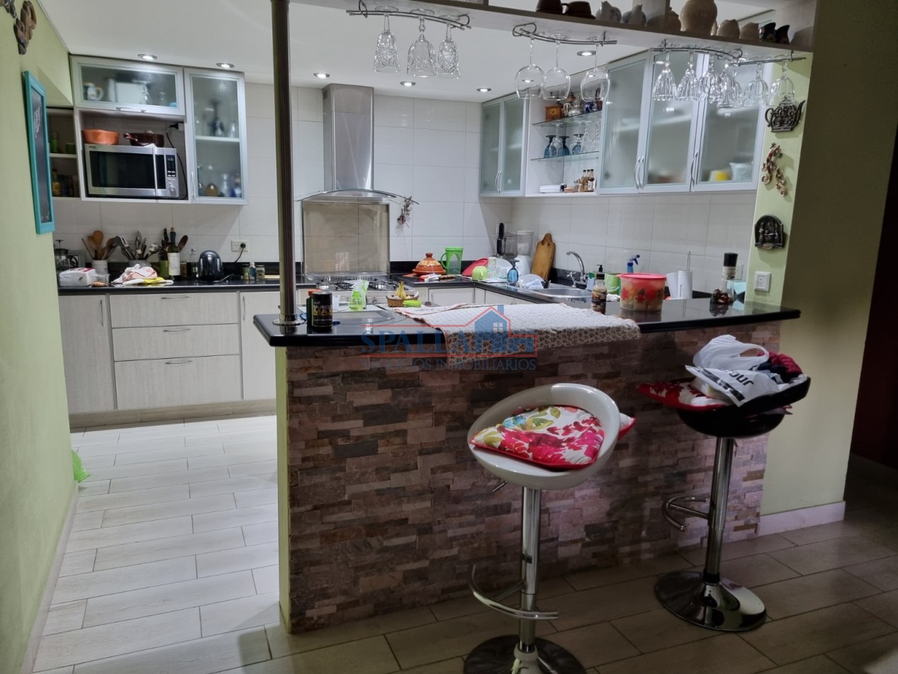 Casa 4 Ambientes con Piscina, 3 Suites y Garage Excelente Ubicacion en Pilar