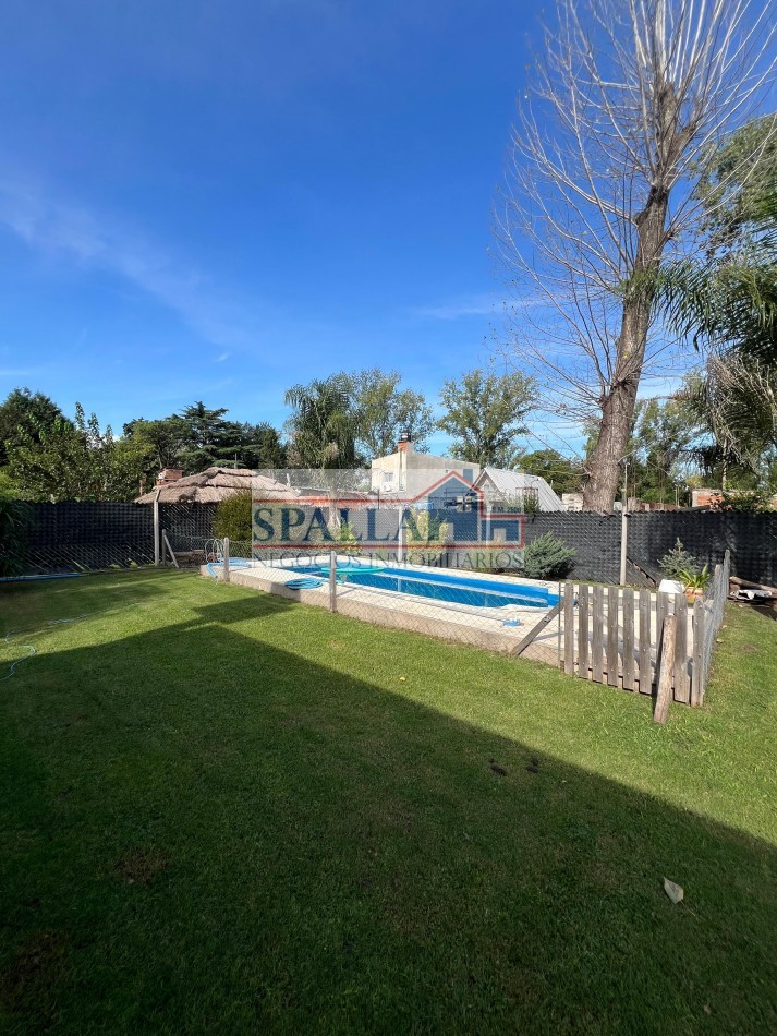 CASA EN VENTA EN JOSE C PAZ, 4 AMBIENTES CON PILETA