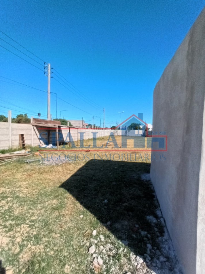 IMPORTANTE LOTE EN ALQUILER  SOBRE AV. CROACIA JOSE C. PAZ - Ideal para Galpon, Deposito, Playa de Estacionamiento.