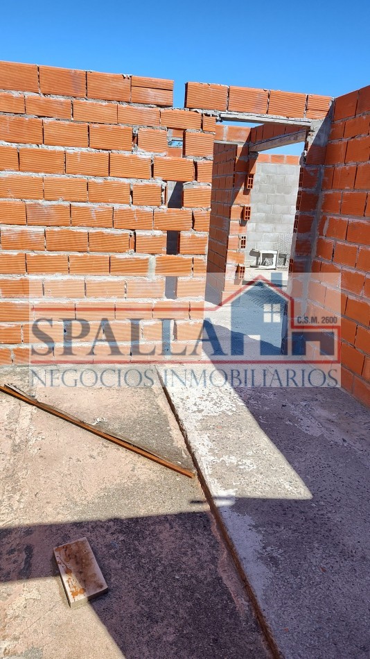 Excelente Galpon - Deposito de 560m2 a la venta, sobre lote de 720m2. Presidente Derqui - Pilar