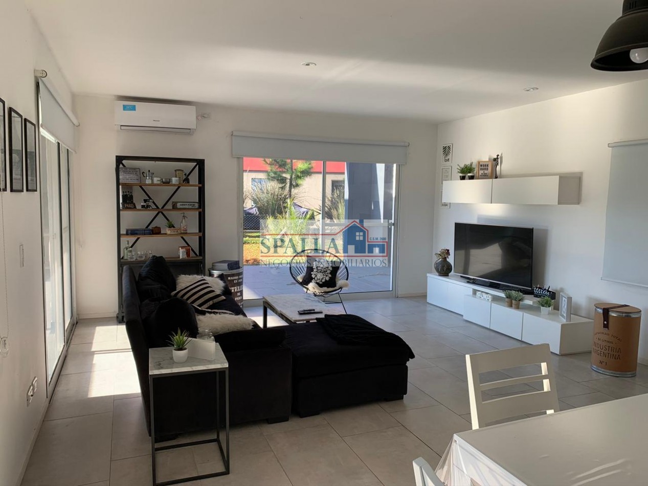 VENTA CASA 4 AMBIENTES - CON PILETA - BARRIO SAUSALITO, PILAR - APTO CREDITO