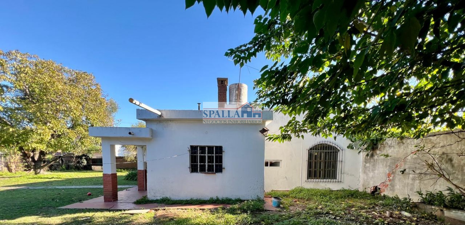 CASA EN VENTA - 4 AMBIENTES CON GALERIA - JOSE C. PAZ 