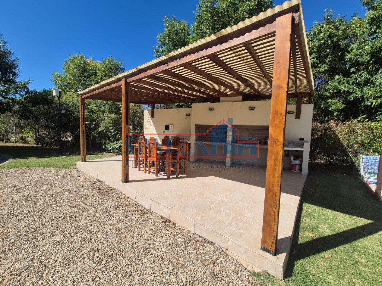 VENTA DUPLEX TRES AMBIENTES SEMI AMOBLADO EN COMPLEJO METZ VILLAGE PILAR