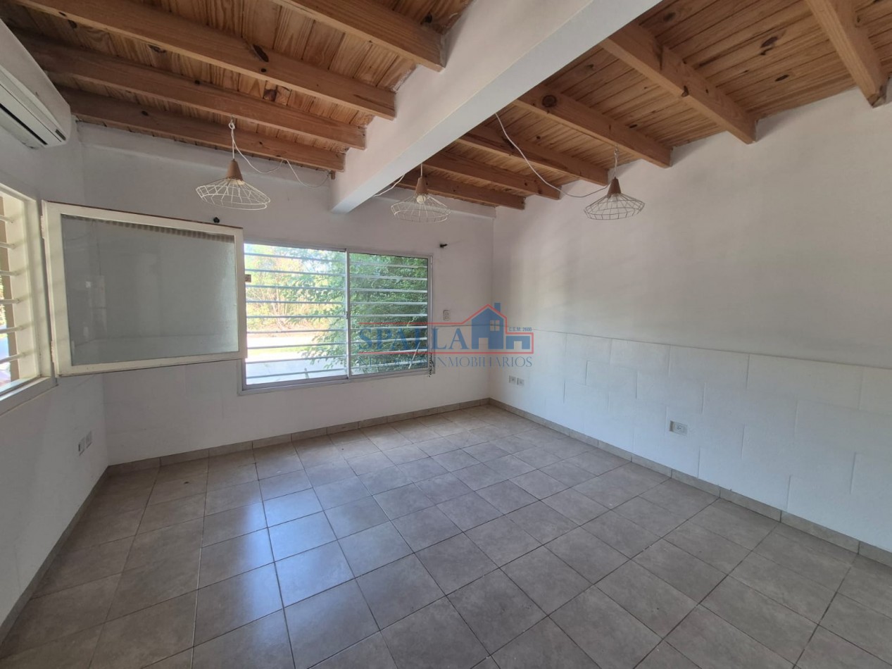 ALQUILER CASA 4 AMBIENTES CON PILETA EN BARRIO PELLEGRINI 3 EN PILAR SIN EXPENSAS