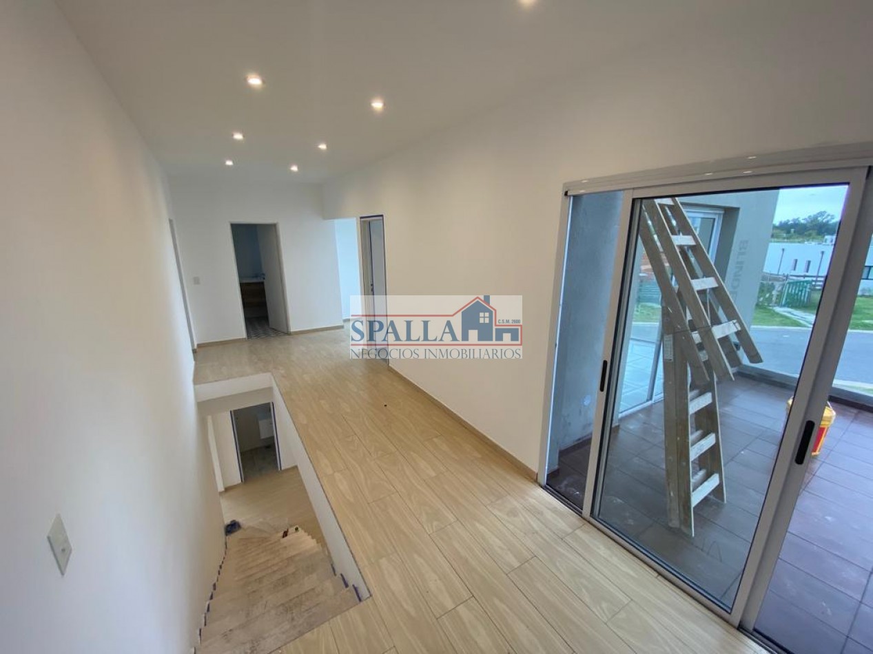 VENTA CASA SAN SEBASTIAN LOTE CENTRAL CON RENTA
