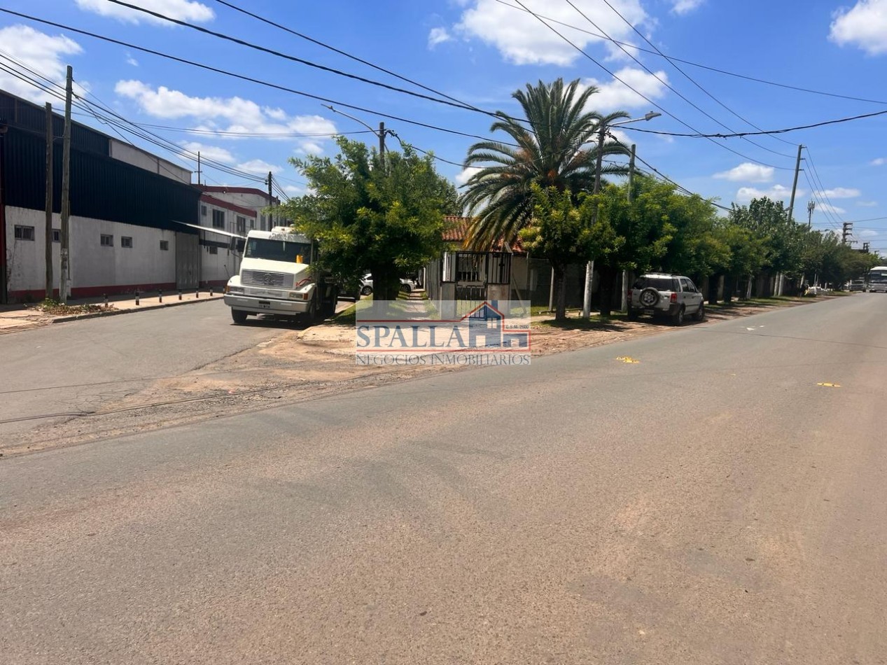 VENTA EXCELENTE PROPIEDAD IDEAL USO COMERCIAL EN CENTRO DE DERQUI, PILAR 