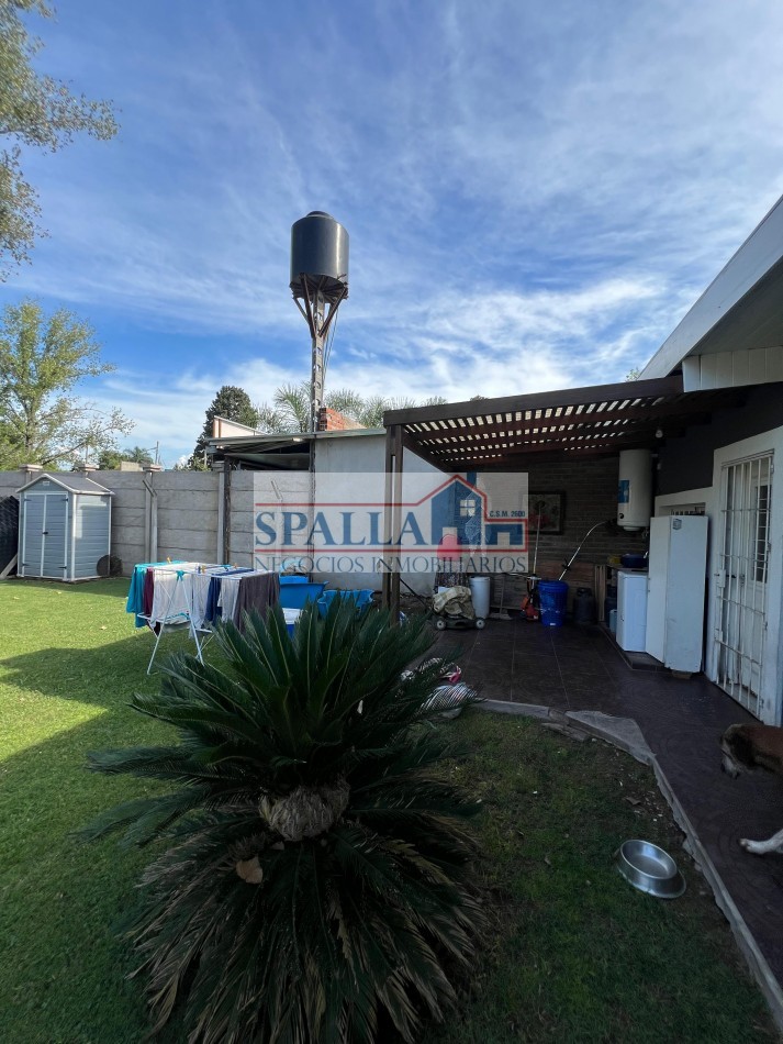 CASA EN VENTA EN JOSE C PAZ, 4 AMBIENTES CON PILETA