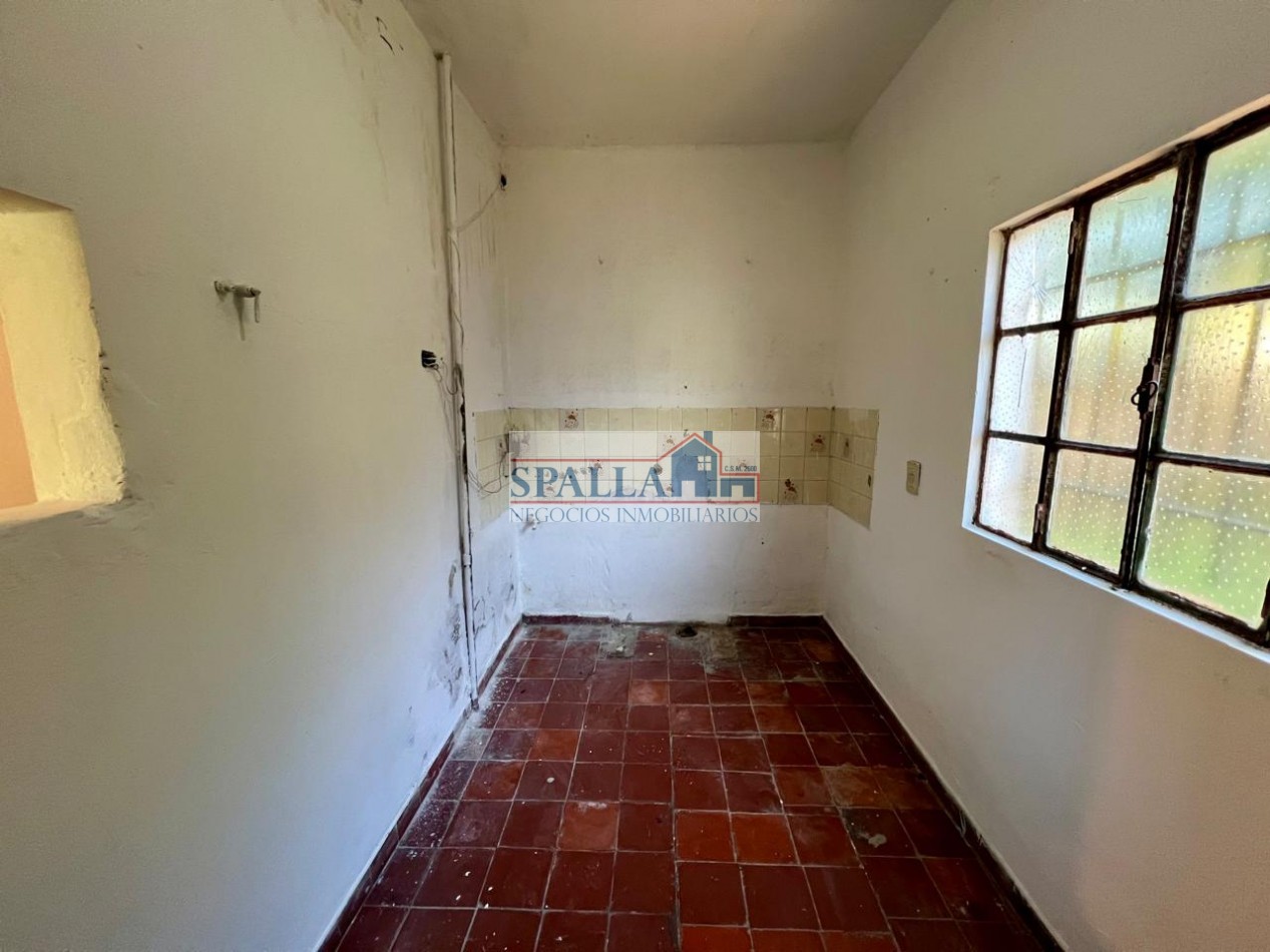 CASA EN VENTA - 4 AMBIENTES CON GALERIA - JOSE C. PAZ 