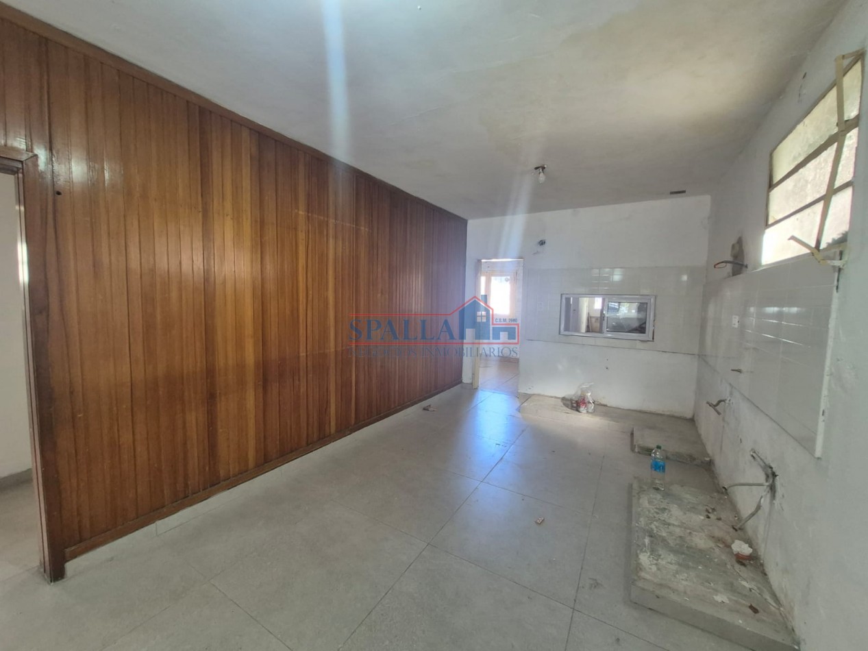 VENTA CASA 4 AMBIENTES PILAR CENTRO SIN EXPENSAS 