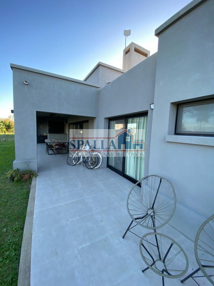 VENTA CASA 5 AMBIENTES BARRIO SAN MATIAS AREA 5 ESCOBAR