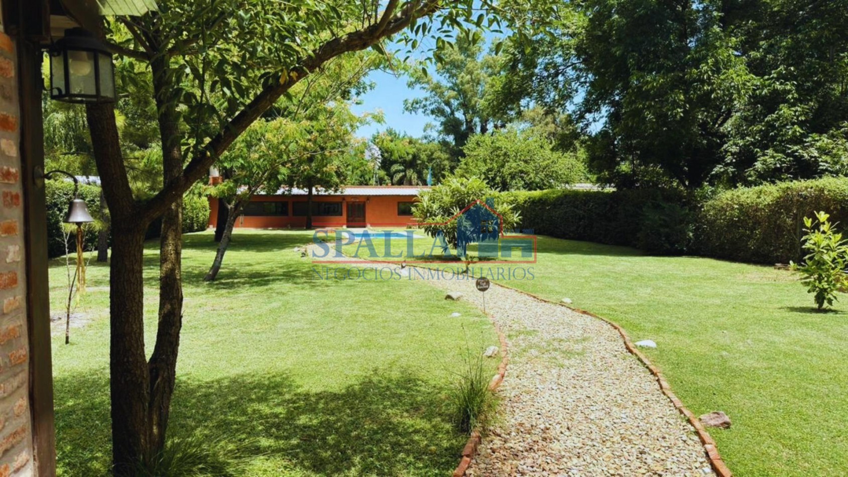  CASA QUINTA EN VENTA CON PILETA Y EXCELENTE ACCESO A RUTA 24 Y ACCESO OESTE, GENERAL RODRIGUEZ.