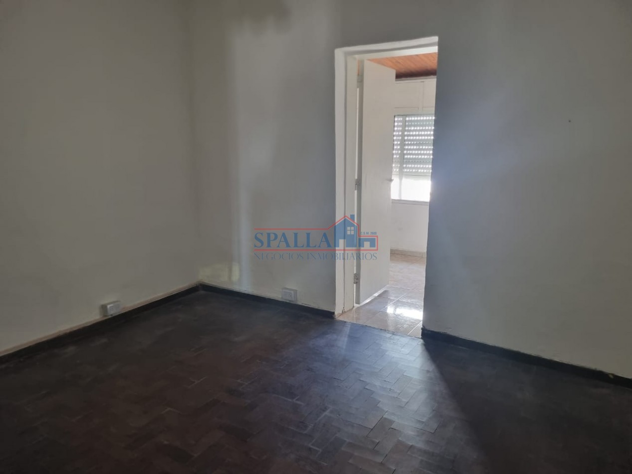 VENTA CASA 4 AMBIENTES CON PARQUE EN VILLA MORRA PILAR