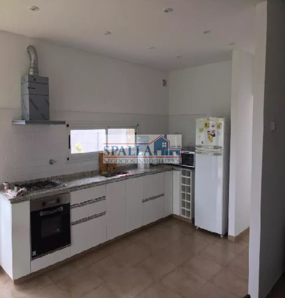 VENTA CASA 4 AMBIENTES BARRIO SAN ALFONSO PILAR DEL ESTE CON RENTA