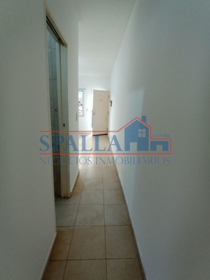 VENTA DE DEPARTAMENTO DOS AMBIENTES CON COHERA CUBIERTA , EXCELENTE UBICACION EN SAN MIGUEL