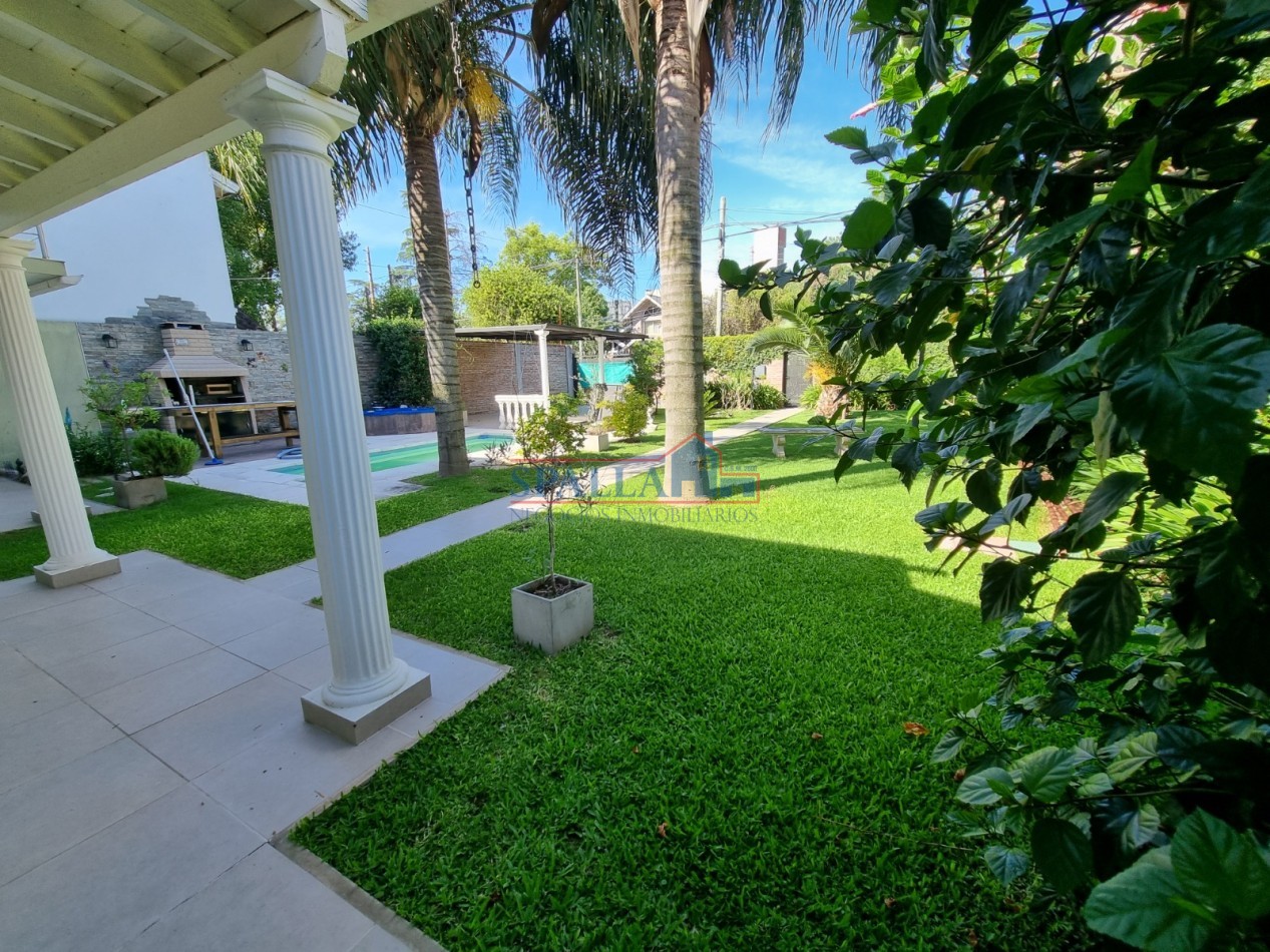 Casa 4 Ambientes con Piscina, 3 Suites y Garage Excelente Ubicacion en Pilar