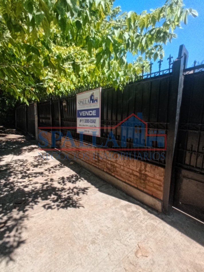 CASA EN VENTA  300 m² SOBRE LOTE PROPIO - A 200 mts RUTA 8 - LOCAL + GALPON - JOSE C. PAZ - ACEPTA FINANCIACION