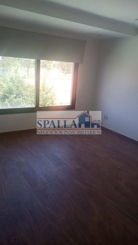 VENTA CASA 4 AMBIENTES EN BARRIO CERRADO LAGOON PILAR