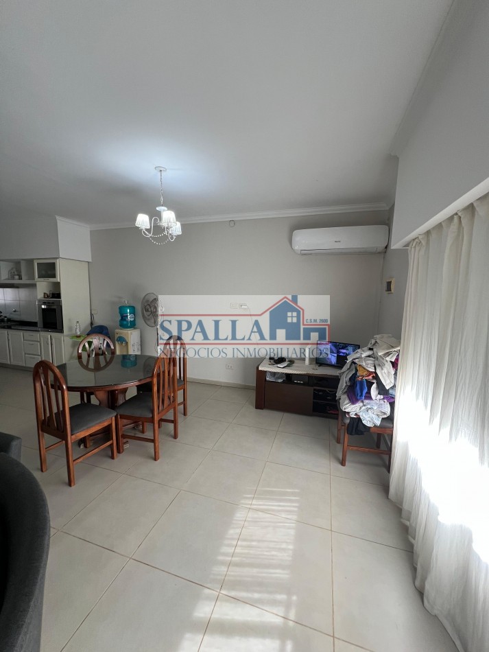 CASA EN VENTA EN JOSE C PAZ, 4 AMBIENTES CON PILETA