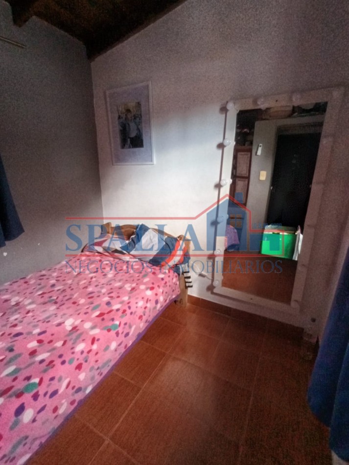 CASA EN VENTA  300 m² SOBRE LOTE PROPIO - A 200 mts RUTA 8 - LOCAL + GALPON - JOSE C. PAZ - ACEPTA FINANCIACION