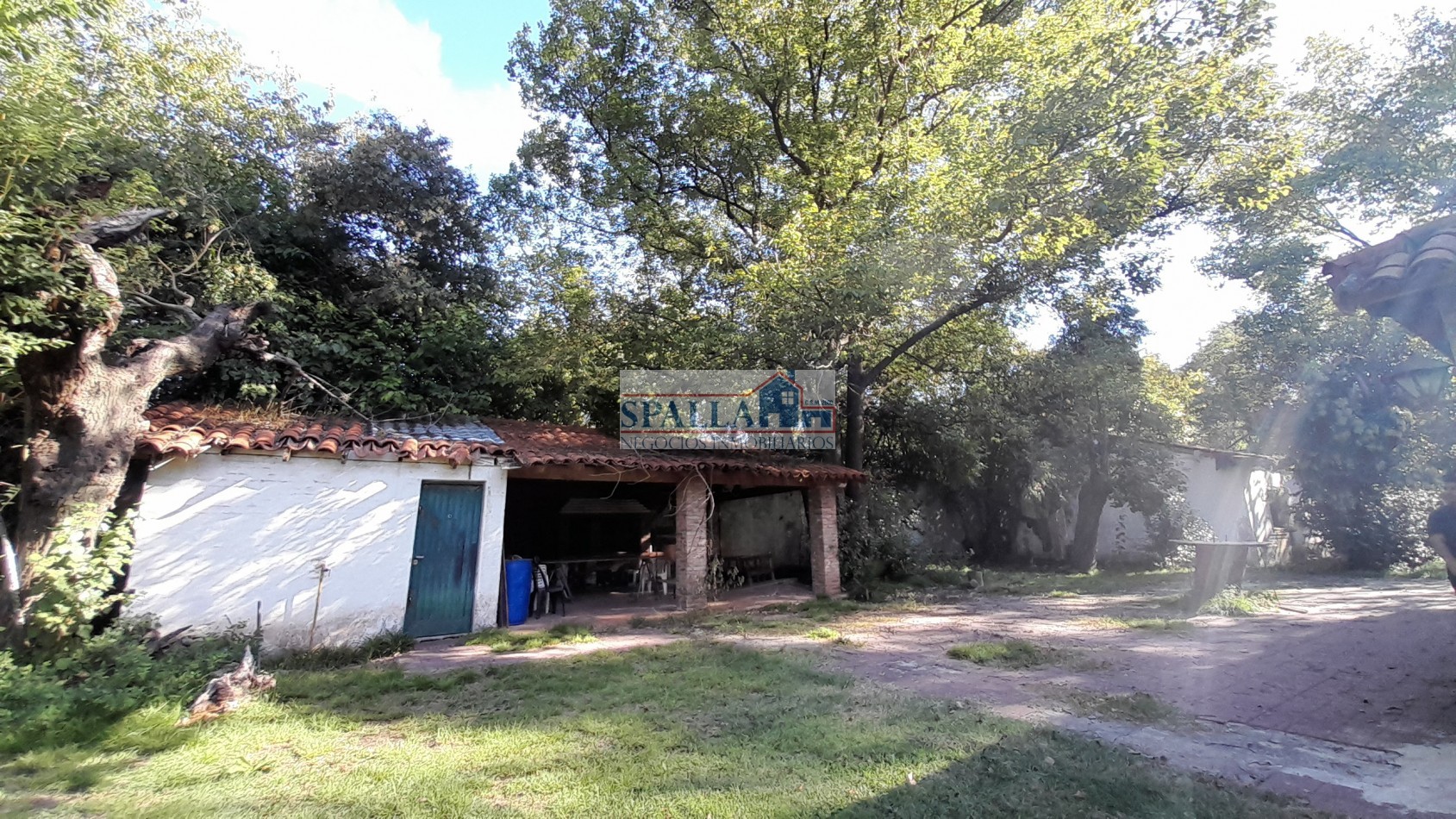 VENTA CASA QUINTA 4 AMBIENTES EN PRESIDENTE DERQUI PILAR, CON PILETA