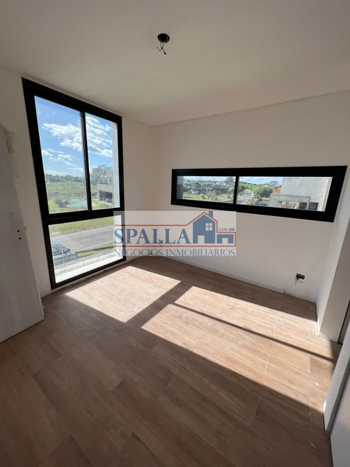 CASA EN VENTA SAN SEBASTIAN A ESTRENAR AREA 1 CON RENTA