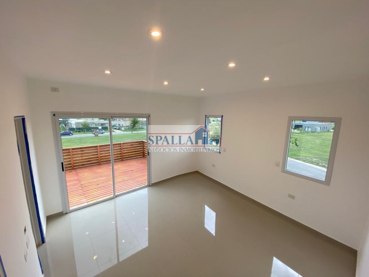 VENTA CASA SAN SEBASTIAN LOTE CENTRAL CON RENTA