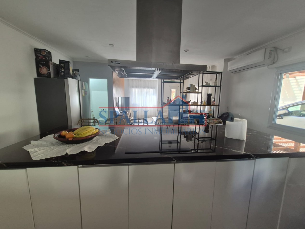 VENTA DUPLEX TRES AMBIENTES SEMI AMOBLADO EN COMPLEJO METZ VILLAGE PILAR