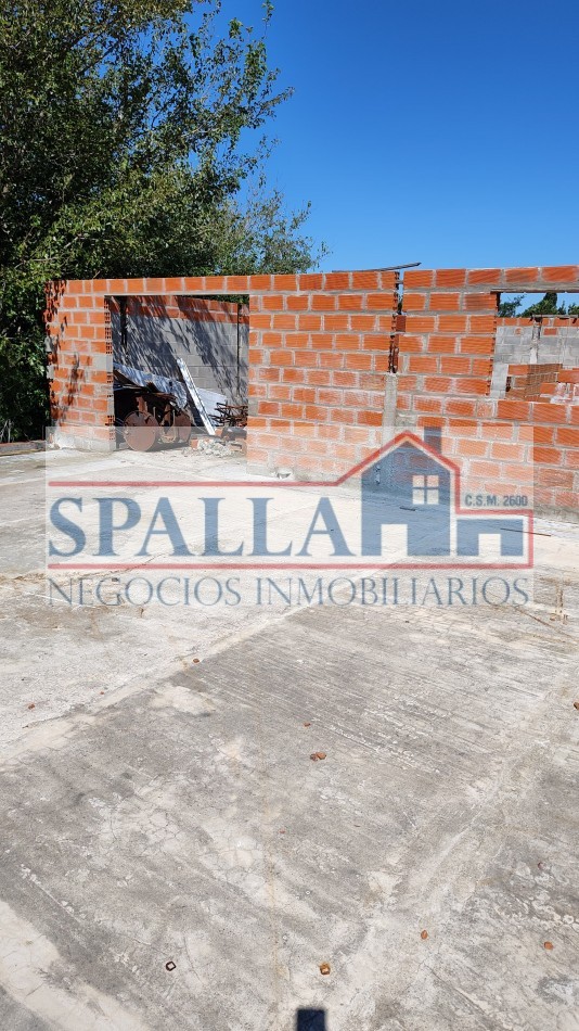 Excelente Galpon - Deposito de 560m2 a la venta, sobre lote de 720m2. Presidente Derqui - Pilar